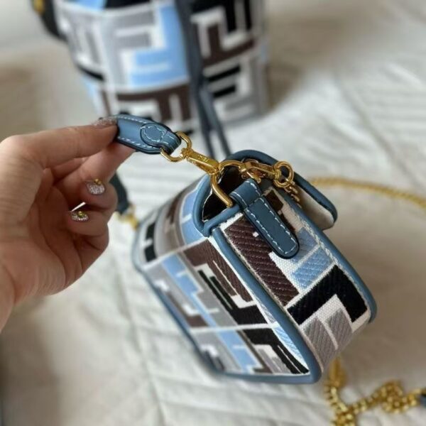 Z5716-69..99$ Fendi - Image 3