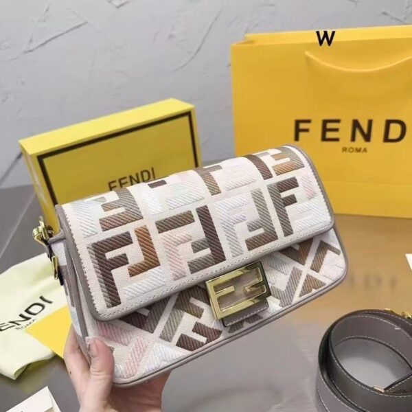 Z5716-69..99$ Fendi - Image 4
