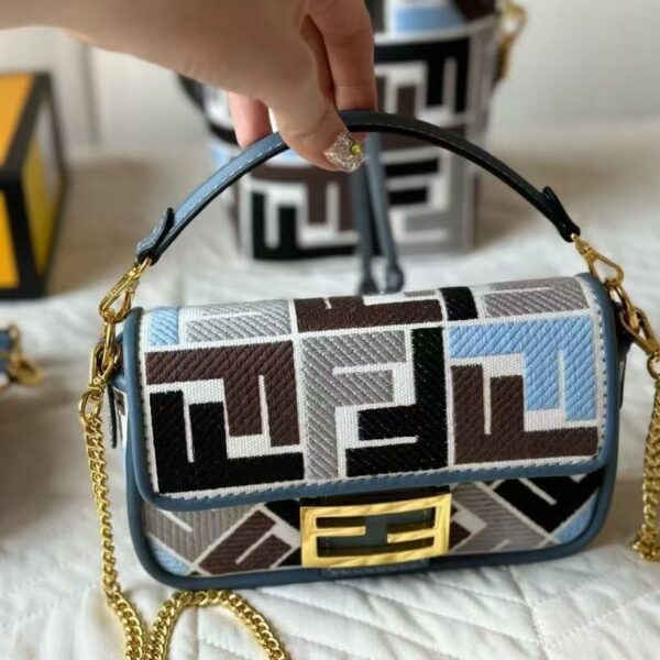 Z5716-69..99$ Fendi - Image 7