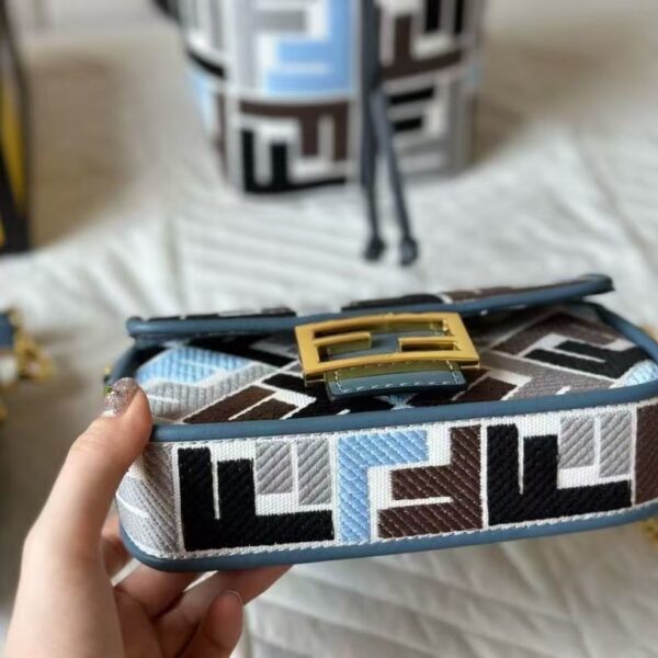Z5716-69..99$ Fendi - Image 10