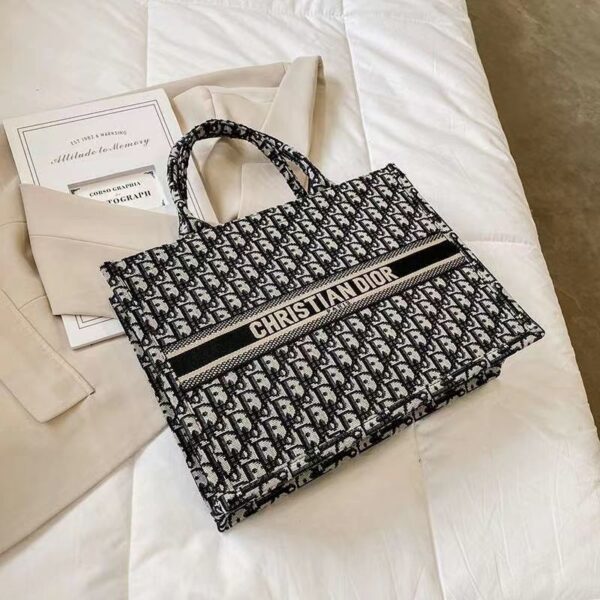 Z4329-55$-Dior size 36-27-10 - Image 6