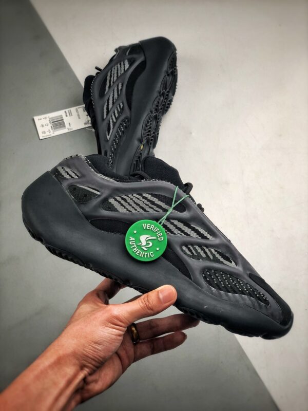 Jam5514 YEEZY 700V3 58$ - Image 7
