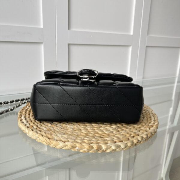 Jam6217 Coach 85$ - Image 5