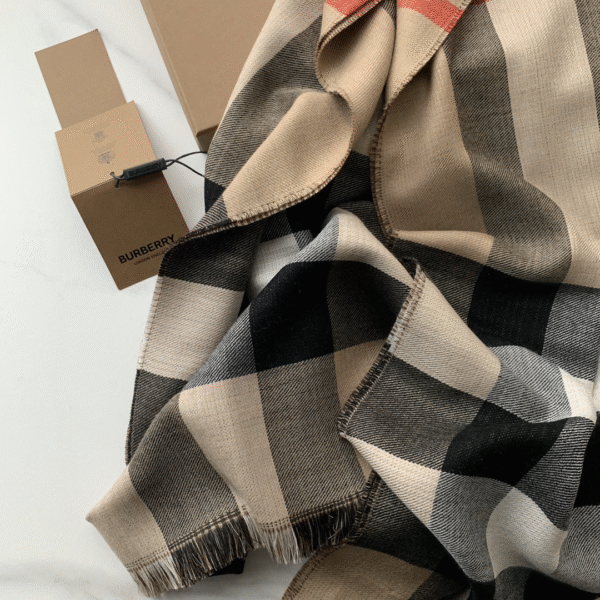 Jam3515 1:1 Burberry 29.99$ WJ