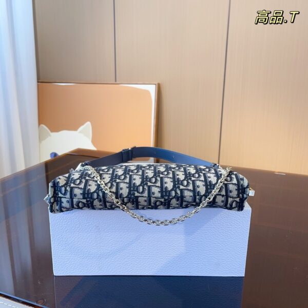 Z5119 Dior 55$ - Image 2