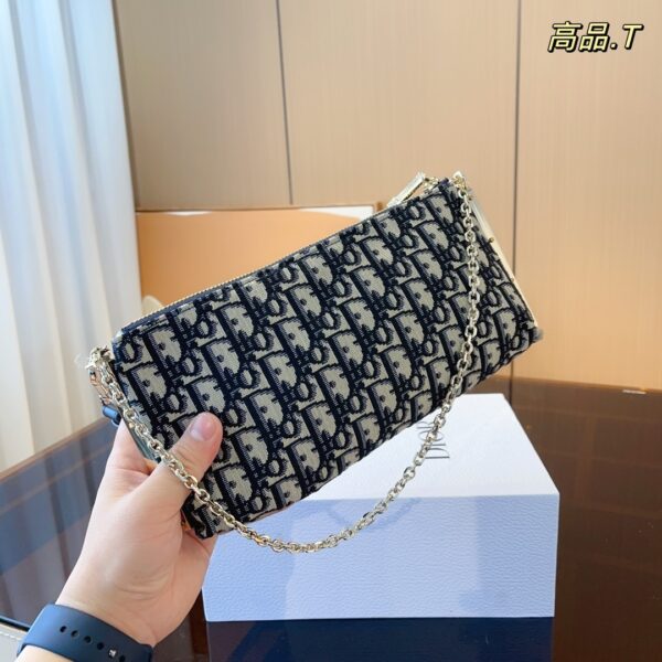 Z5119 Dior 55$ - Image 4