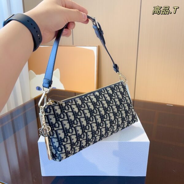 Z5119 Dior 55$ - Image 6