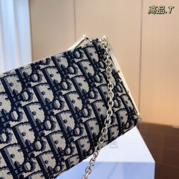 Z5119 Dior 55$ - Image 9