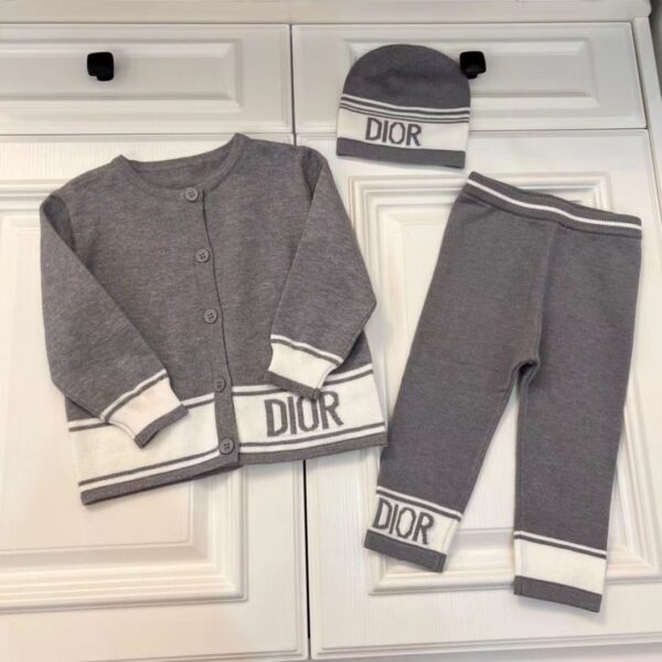 Z4847-49.99$ Dior Children's Set Size 80-120 - Image 2
