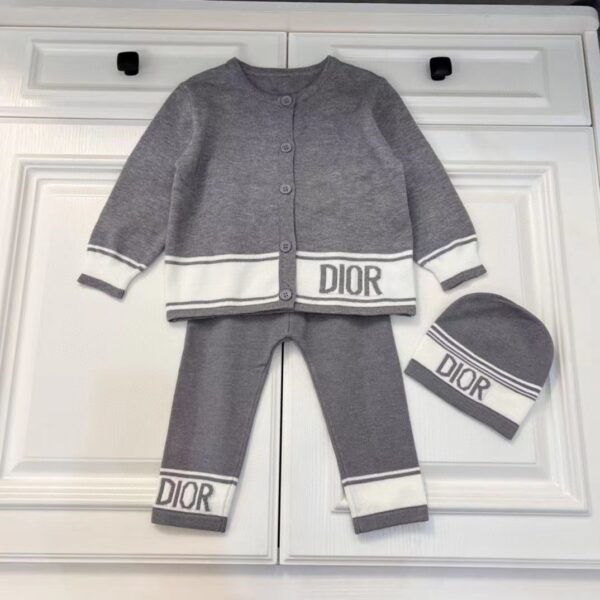 Z4847-49.99$ Dior Children's Set Size 80-120