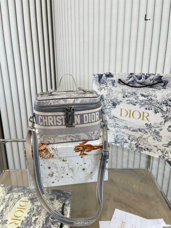 Z5173 Dior 55$ - Image 4