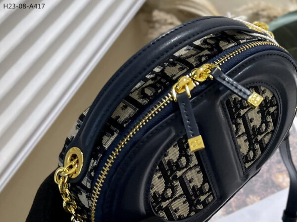 Z4001-69.99$-Size -18x11cm
