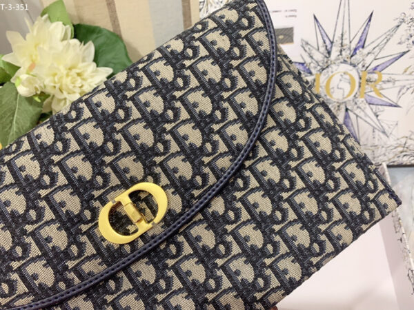 Z5437 Dior 53$