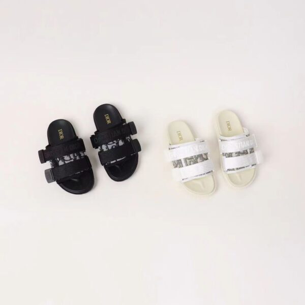 Z5399-49.99$ Dior Children's Sandals Size 26-36 - Image 11