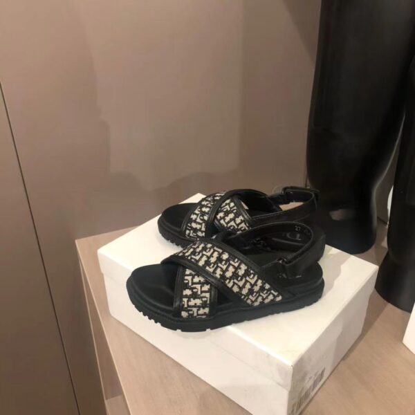 Z5399-49.99$ Dior Children's Sandals Size 26-36 - Image 12