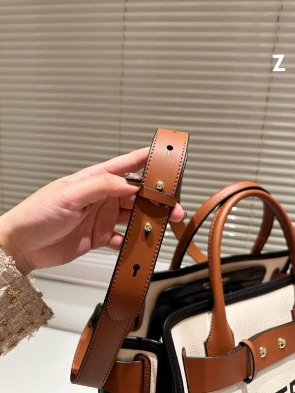 Jam4977 BURBERRY 435 59$ - Image 8