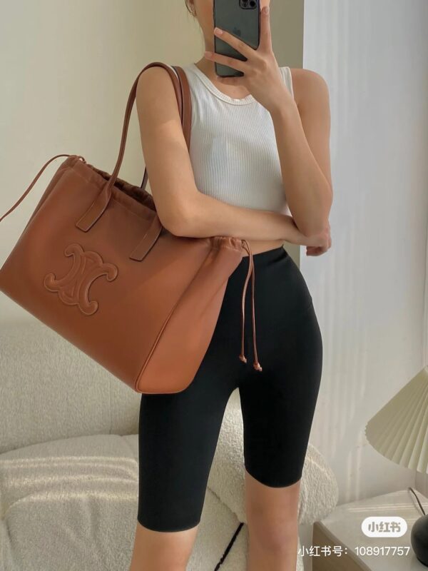 Jam5507 CELINE 62$ - Image 8