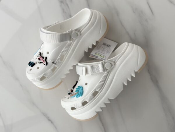 Jam5330 Crocs 49.99$ - Image 9