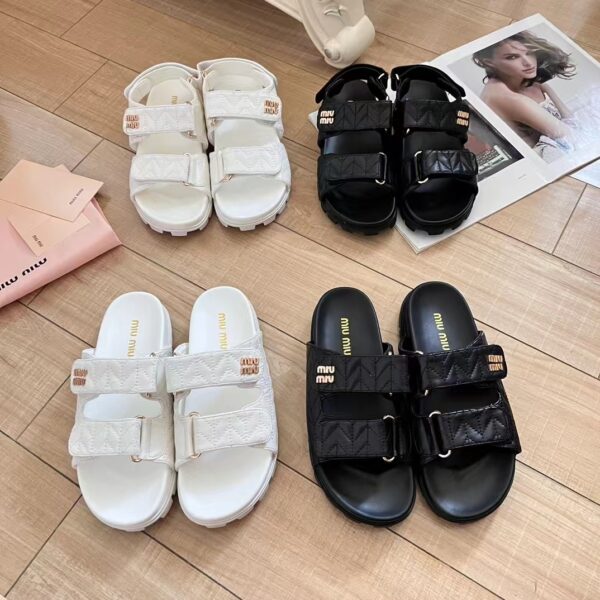 Z5619-55$ Size 35-40 MIUMIU