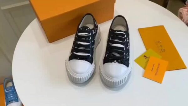 Z5617-55.99$ LV size 35-40 - Image 2