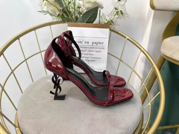 Z5599-65$ Saint Laurent - Size 35-41