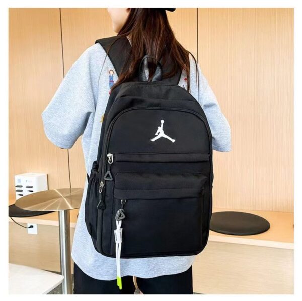 Z5598 55.99$ Jordan size 45*31*15