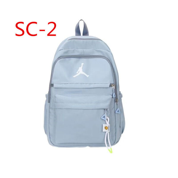 Z5598 55.99$ Jordan size 45*31*15 - Image 5
