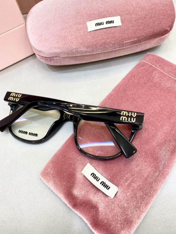 TL2610 MIUMIU 52.99$