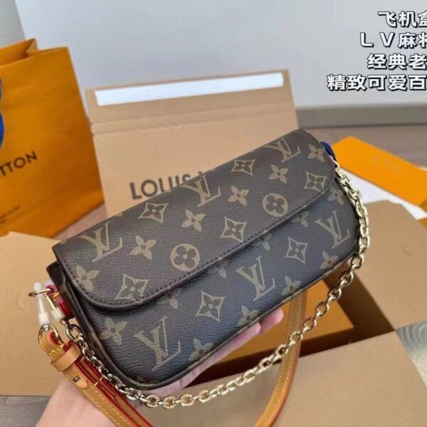 Z5561-58.99$ LV-Size 21*13