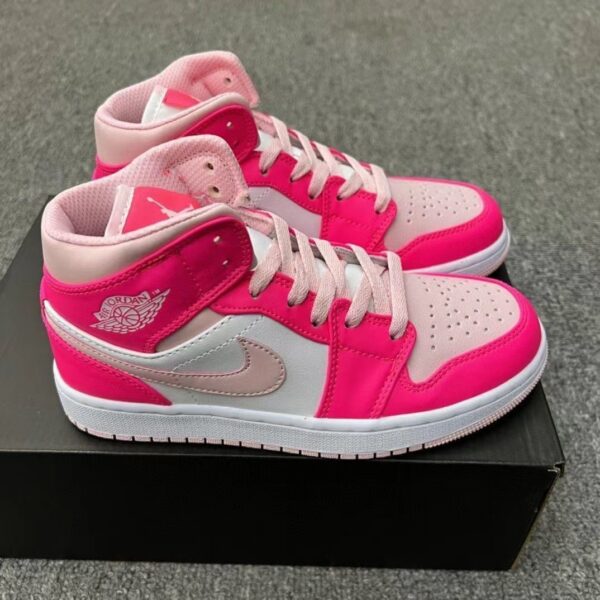 Z5556-56.99$ Nike Women's Edition, Size 36-40 - Image 2