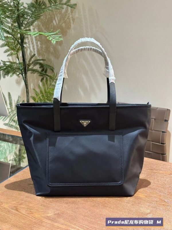 Z5555-55.99$ Prada, size 36 * 31 * 16 - Image 2
