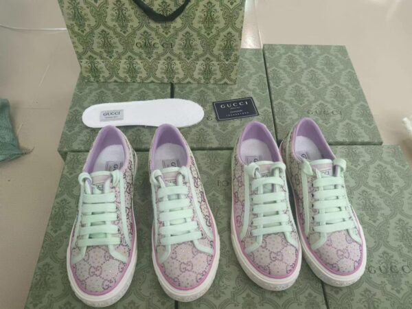 Z5549-59.99$ Gucci Size 35-42 - Image 4