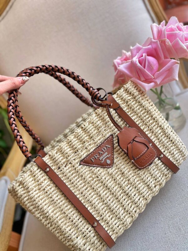 Jes3568 45$ PRADA - Image 9