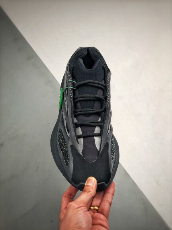Jam5514 YEEZY 700V3 58$ - Image 9