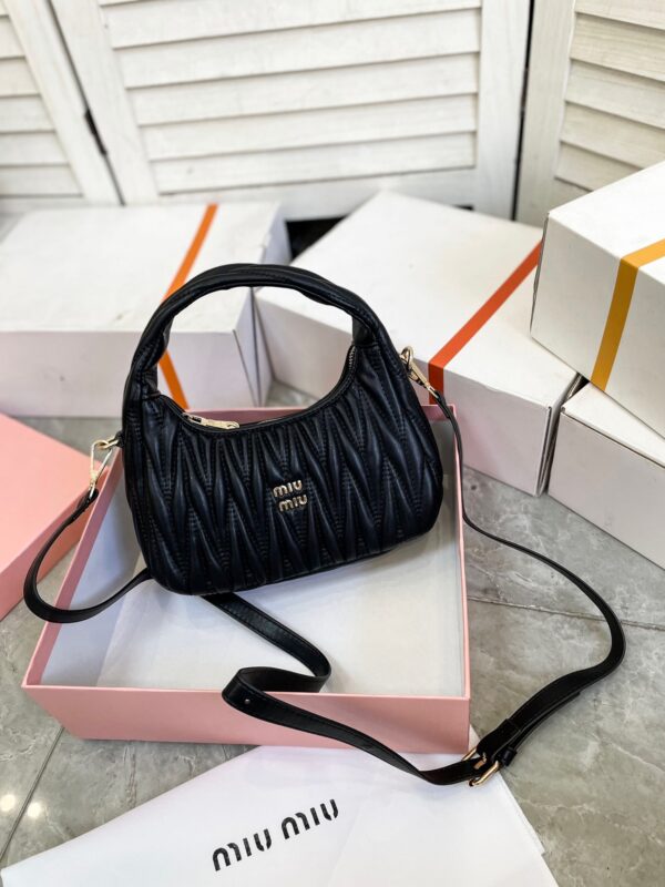Jam3676 MIUMIU 49.99$  370 GBB - Image 9