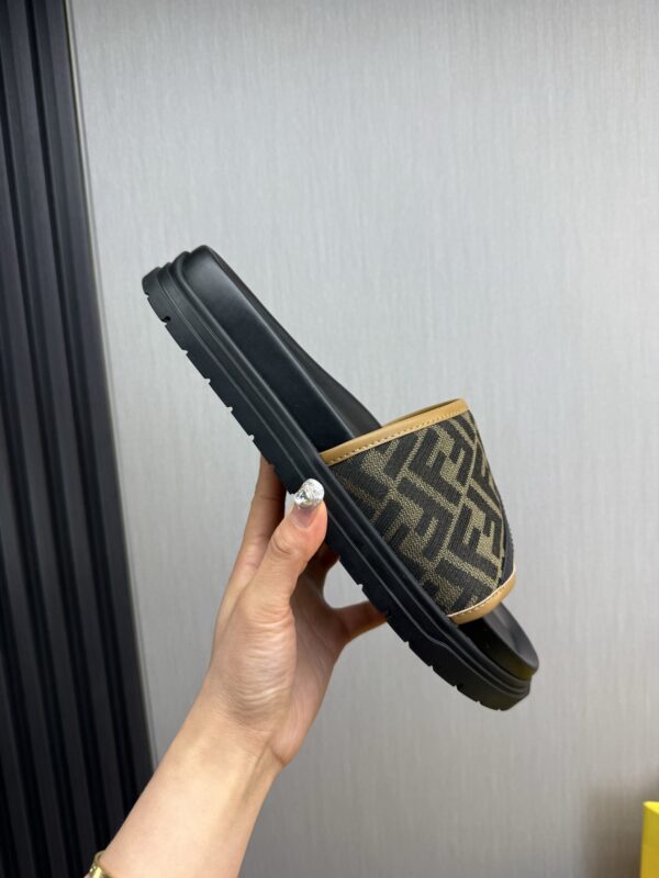 Jam5349  FENDI 59.99$ - Image 9