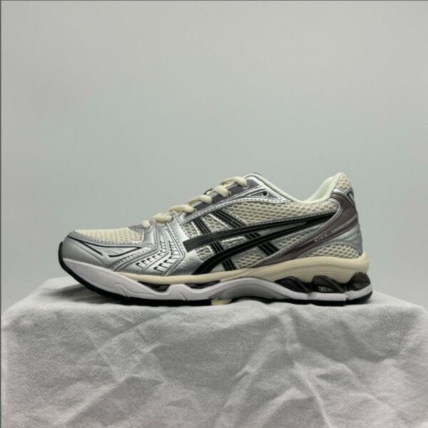Jam4156 Gel-kayano 68$ - Image 9