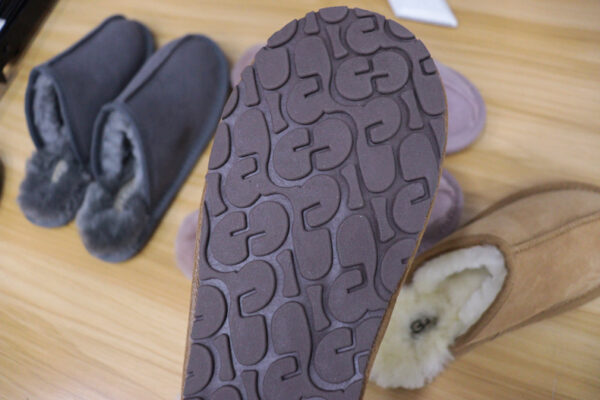 Jam2420 UGG 4A+ 310  41$  UG - Image 9
