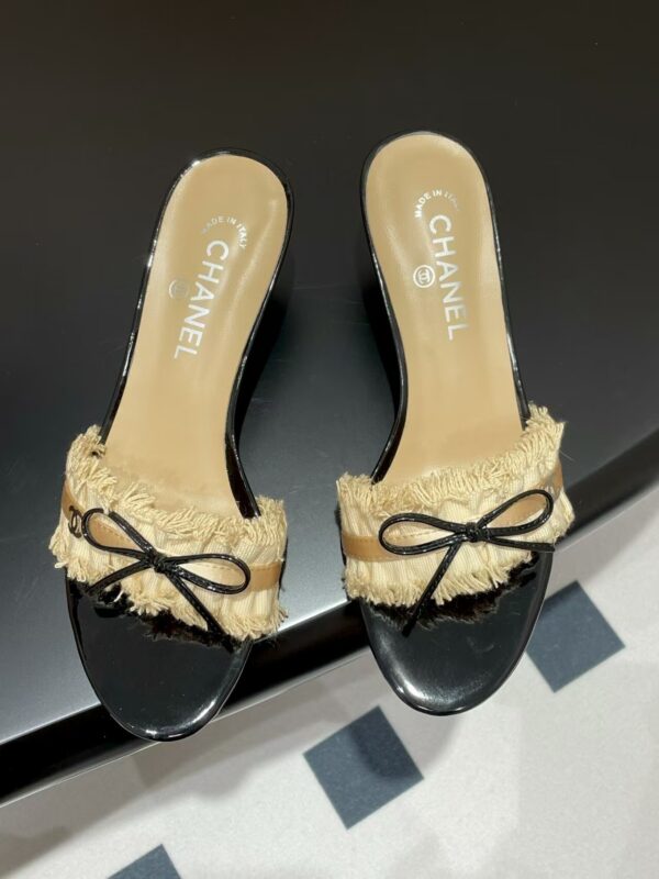 TL2600 CHANEL 95$ BOX