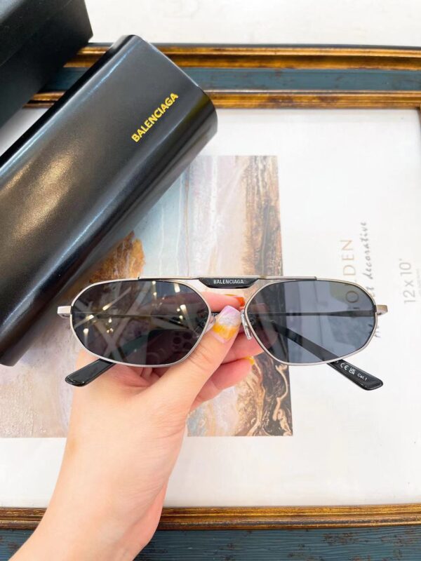 Jam5463 Balenciaga 55$ - Image 10
