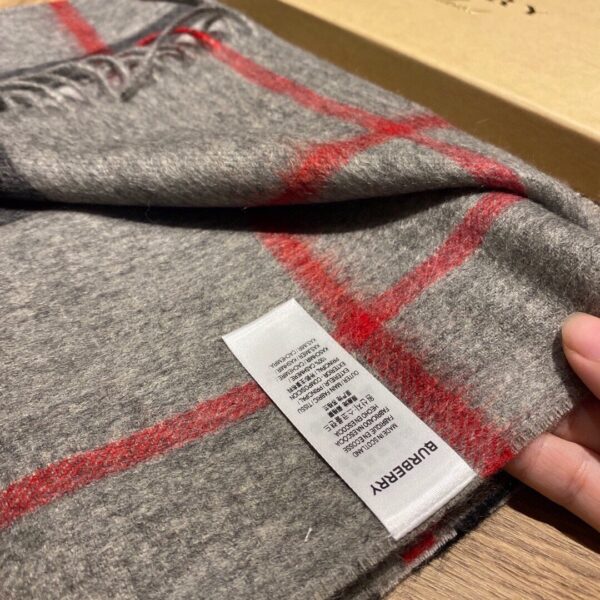 Jam695   Burberry   29.99$  WJ - Image 10