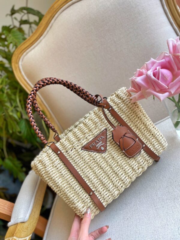 Jes3568 45$ PRADA - Image 10