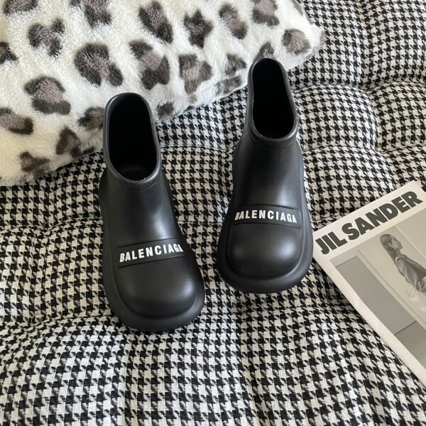 BALENCIAGA 54.66$ code 356-6803-R - Image 11