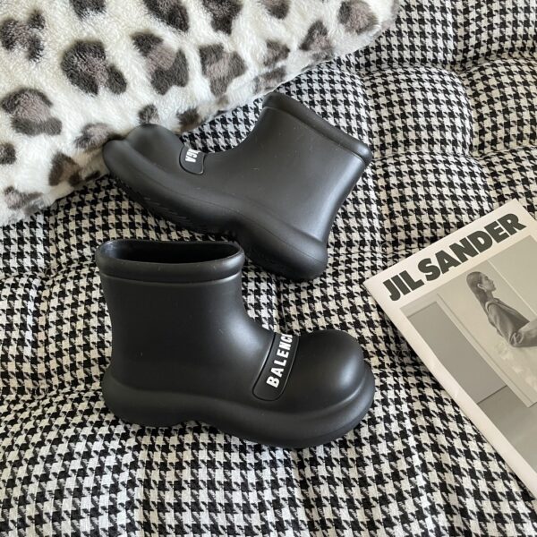 BALENCIAGA 54.66$ code 356-6803-R - Image 9