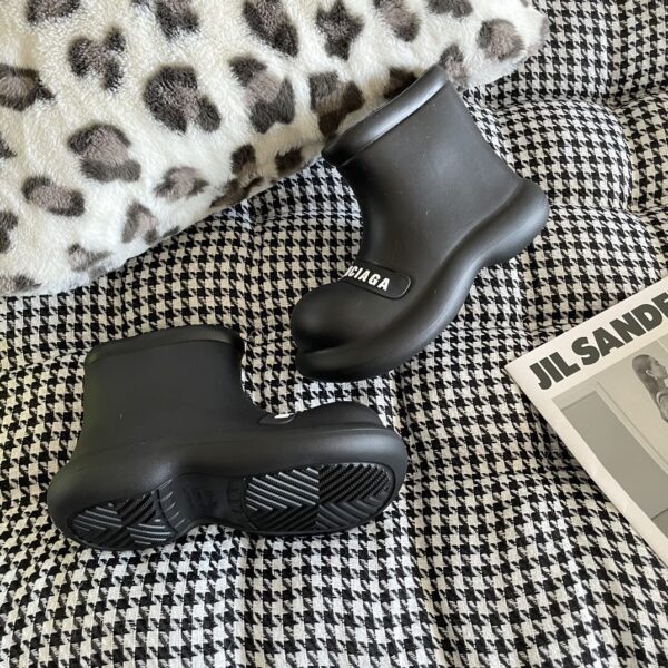 BALENCIAGA 54.66$ code 356-6803-R - Image 10