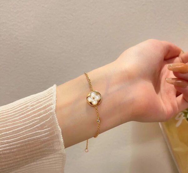 LV 22.88$ code 447-6646-R - Image 8