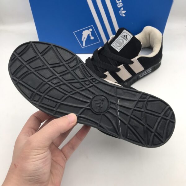 adidas 32.22$ code 436-6457-R - Image 7
