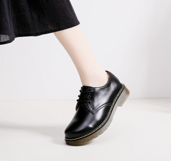 B1588-340￥53.99$Dr.Martens