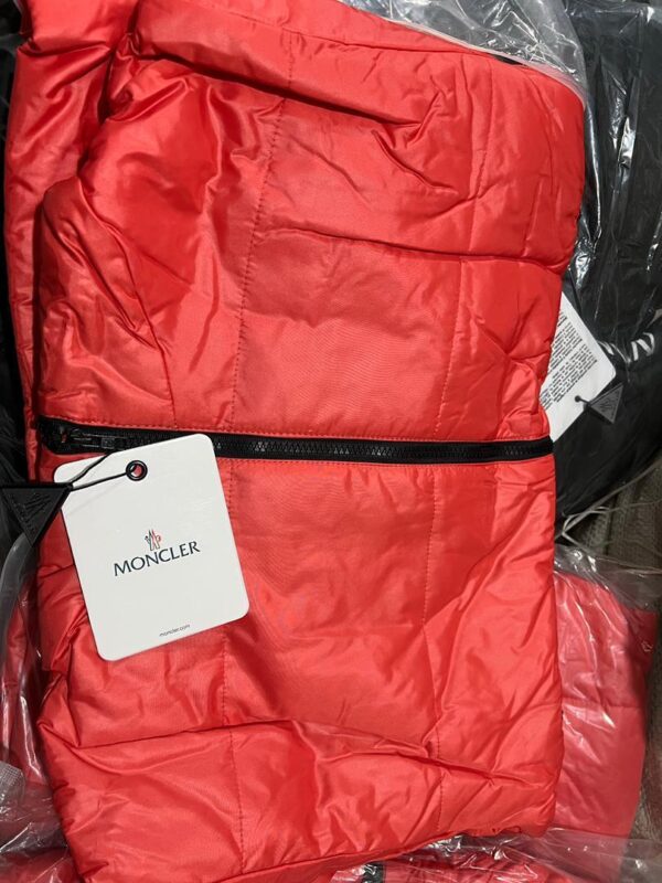 B1592-340￥54.11$Moncler