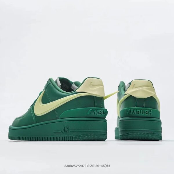 NIKE 51.42$ code 351-6736-R